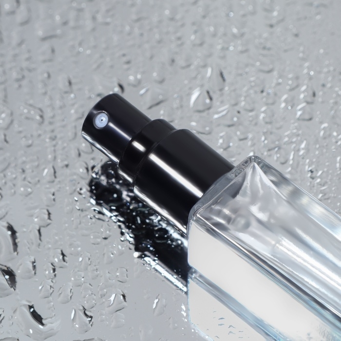 Бутылочка для хранения, с распылителем, 10 мл, цвет чёрный Бутылочка для хранения, с распылителем, 10 мл, цвет чёрный