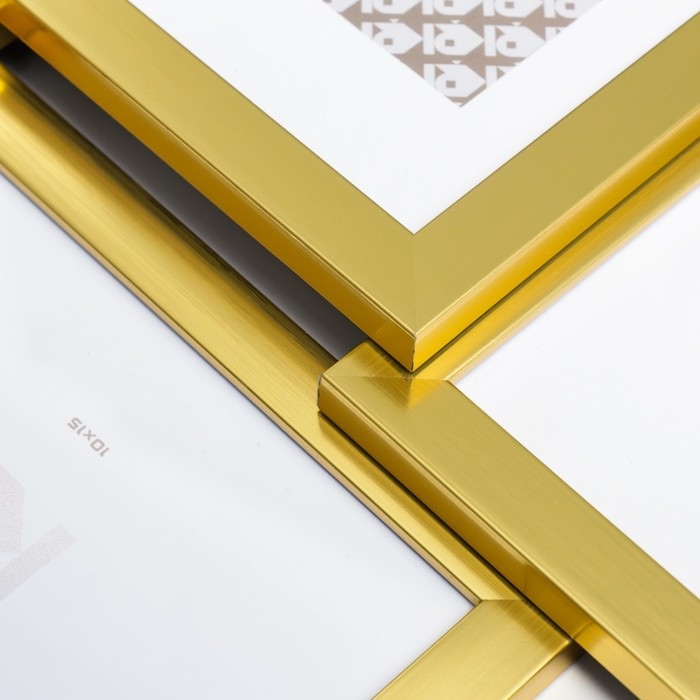 Фоторамка пластик на 7 фото  Фоторамка пластик на 7 фото "KRUZO", цв. золотой
