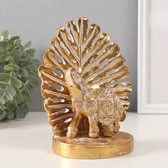 Сувенир полистоун Сувенир полистоун "Золотой слон у пальмового листа" 14,5х9х17,5 см