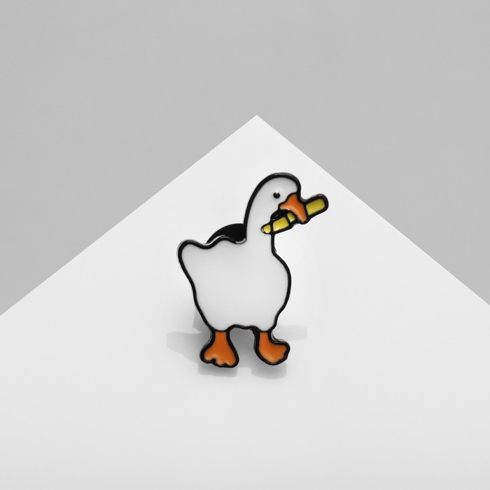 Значок «Гусь» с ножом, цвет бело-оранжевый в чёрном металле Значок «Гусь» с ножом, цвет бело-оранжевый в чёрном металле