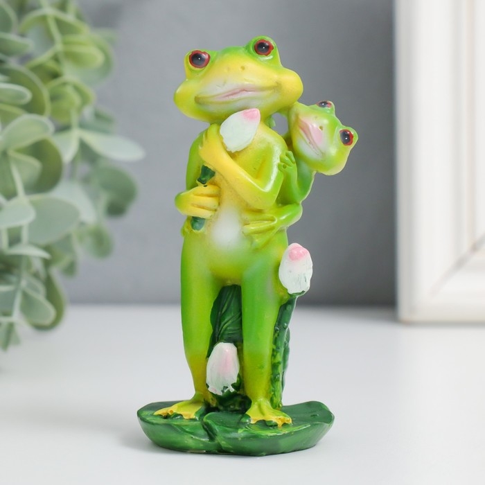Сувенир полистоун Сувенир полистоун "Лягуха с лягушонком на кувшинке" МИКС 5х4,5х10,5 см