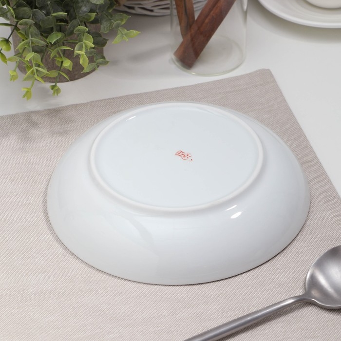 Тарелка глубокая фарфоровая «Ботаника», 700 мл, d=20,5 см, цвет белый Тарелка глубокая фарфоровая «Ботаника», 700 мл, d=20,5 см, цвет белый