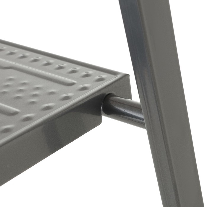 Стремянка Nika СМ4, широкие ступени, высота до рабочей площадки 845 мм, 4 ступени Стремянка Nika СМ4, широкие ступени, высота до рабочей площадки 845 мм, 4 ступени