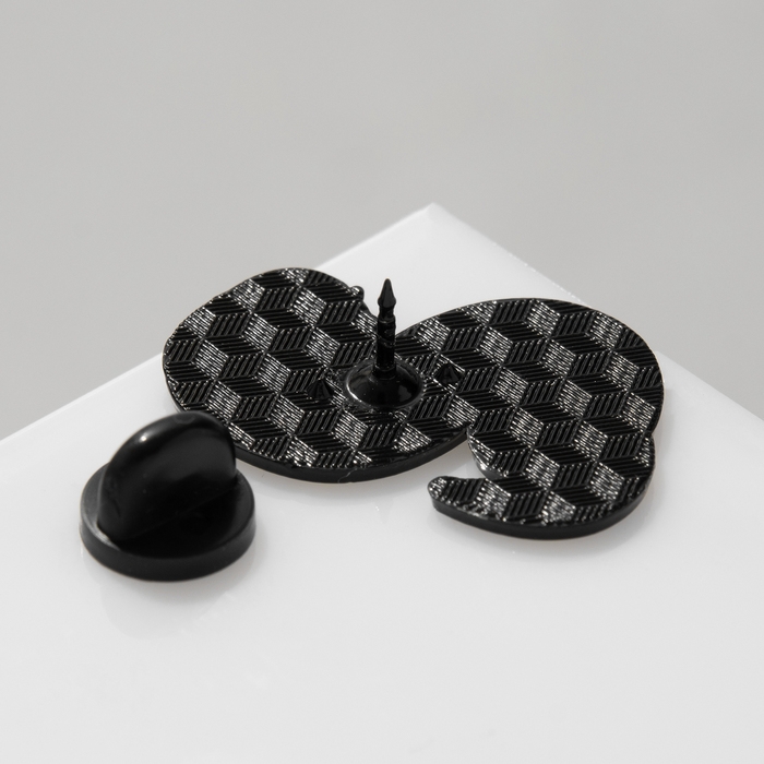 Новый год! Символ года 2025! Значок «Змейка» травянистая, цвет зелёный в чёрном металле Новый год! Символ года 2025! Значок «Змейка» травянистая, цвет зелёный в чёрном металле