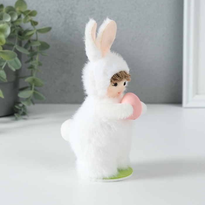 Кукла интерьерная  Кукла интерьерная "Малыш в костюме зайчика с яйцом" 6х7х15 см