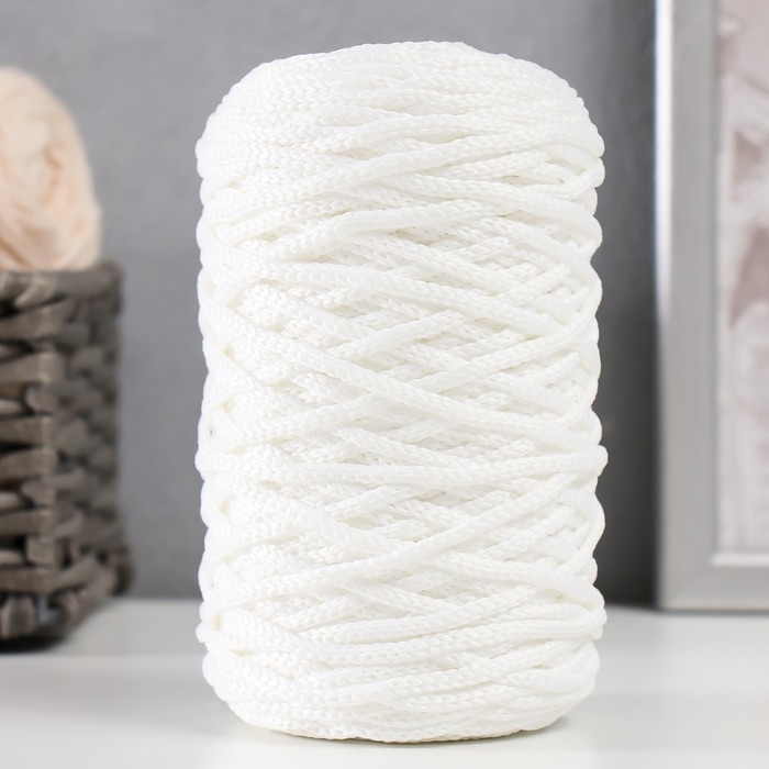 Шнур для вязания 100% полиэфир 3мм 100м/200±20гр (01-белый) Шнур для вязания 100% полиэфир 3мм 100м/200±20гр (01-белый)