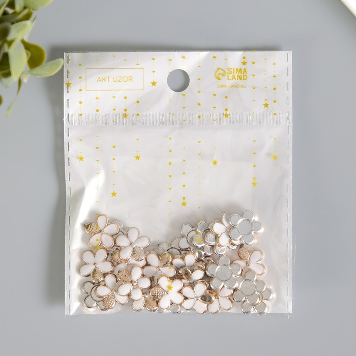 Декор для творчества пластик, эмаль Декор для творчества пластик, эмаль "Цветок с золотым лепестком" набор 30 шт 1,2х1,2 см