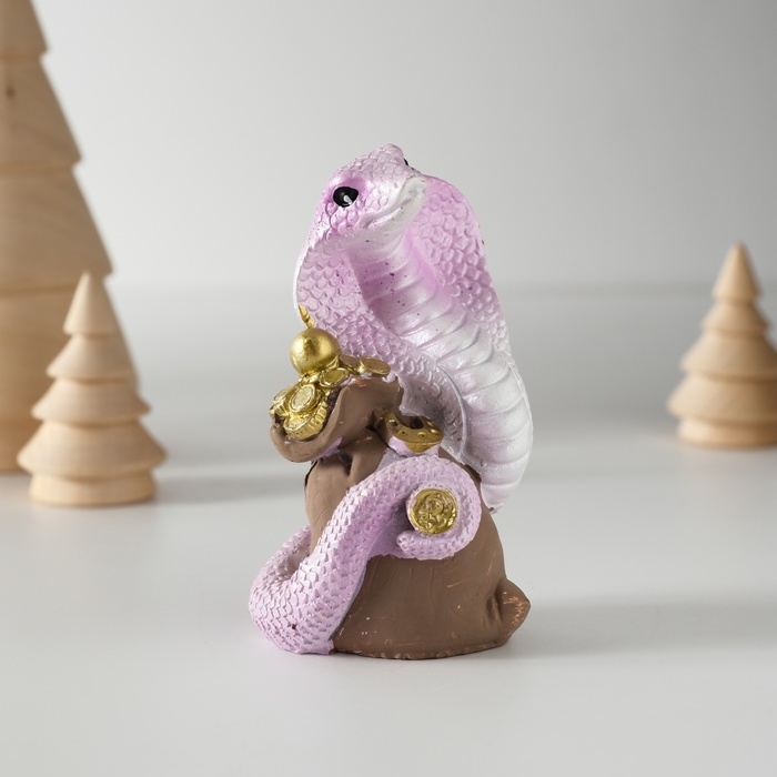 Сувенир полистоун Сувенир полистоун "Сиреневая кобра с мешком монет" 4х4х8 см