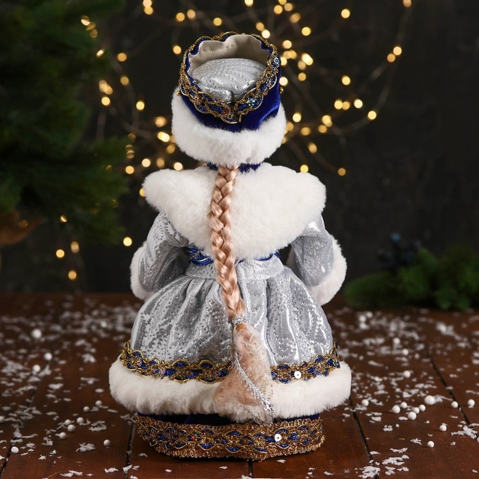 Снегурочка  Снегурочка "В меховом жилете с брошами" длинное платье, двигается, 30 см, серебристо-синий