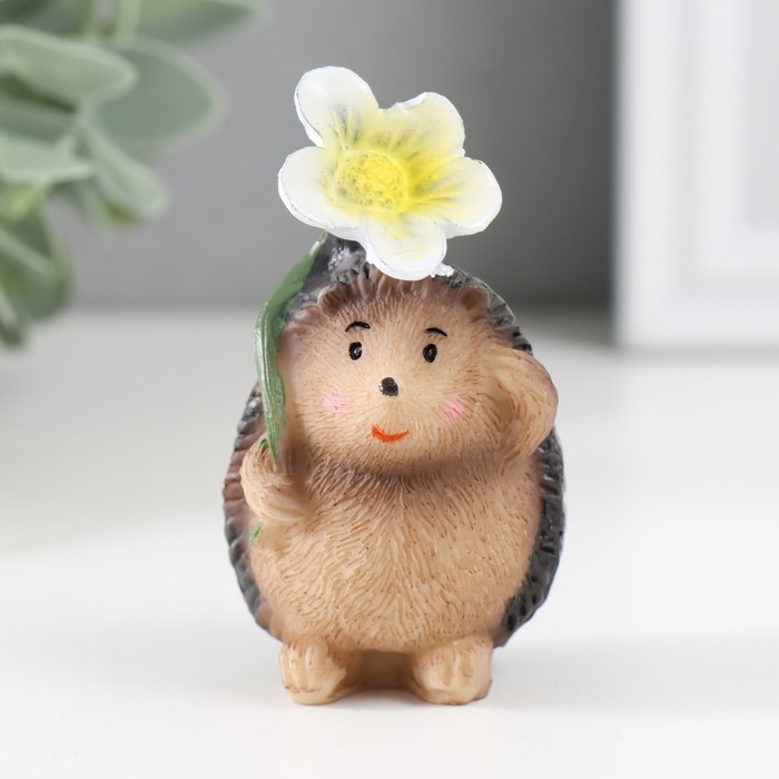 Сувенир полистоун  Сувенир полистоун "Ёжик с цветком/листиком" МИКС 3,8х4,3х7,5 см