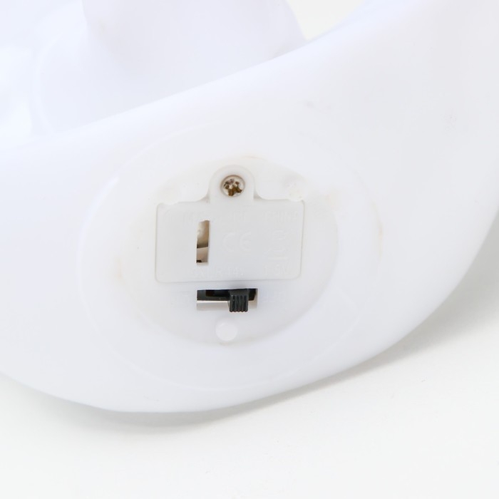 Ночник Ночник "Ангелок на луне" LED батарейки 3xLR белый 10х13х15 см RISALUX