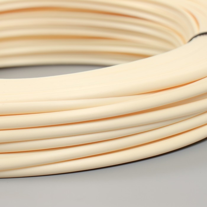 Ротанг искусственный гладкий 6 мм 100 м полутрубка (слоновая кость) Ротанг искусственный гладкий 6 мм 100 м полутрубка (слоновая кость)