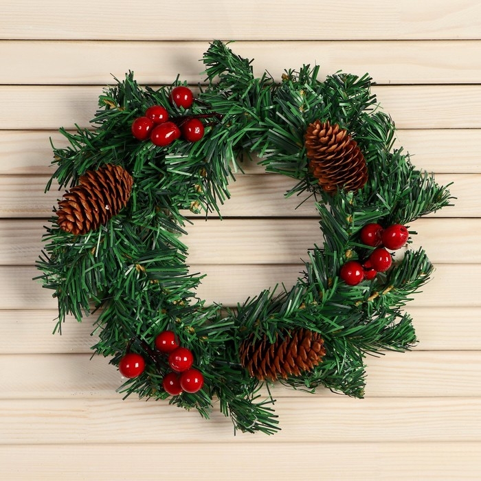 Венок новогодний d-19 см  Венок новогодний d-19 см "Уютная сказка" ягоды шишки