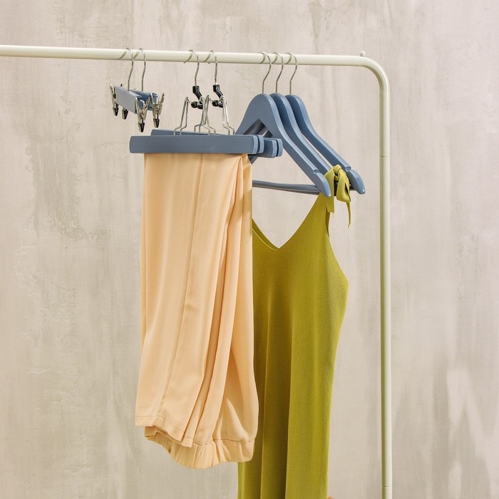 Вешалки для брюк и юбок LaDо́m Brillant, 2 шт, деревянные, 30×16×2 см, цвет синий Вешалки для брюк и юбок LaDо́m Brillant, 2 шт, деревянные, 30×16×2 см, цвет синий