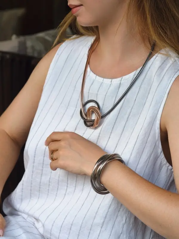 Браслет трансформируется в кулон &laquo;Обруч&raquo;, d=8-24 см, металл, цвет серебро