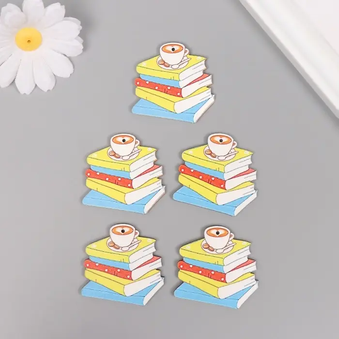 Декор для творчества дерево Декор для творчества дерево "Стопка книг и чашка кофе" 4х4,3х0,3 см