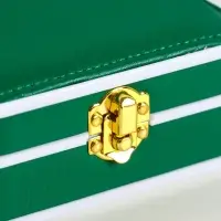 Шкатулка пластик, кожзам для украшений 6 ячеек, 10 полос, зелёная 13,5х11,5х5,5 см