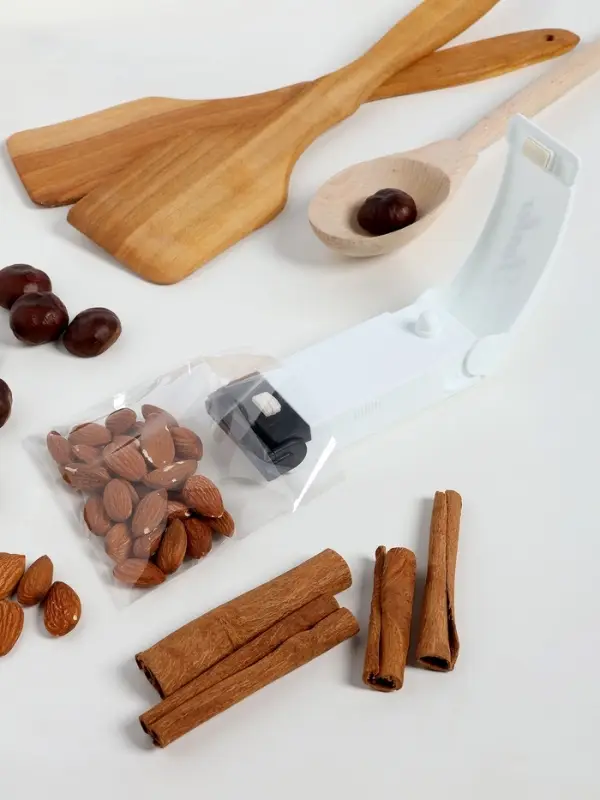 Машинка для запаивания пакетов, 10&times;4 см, белая