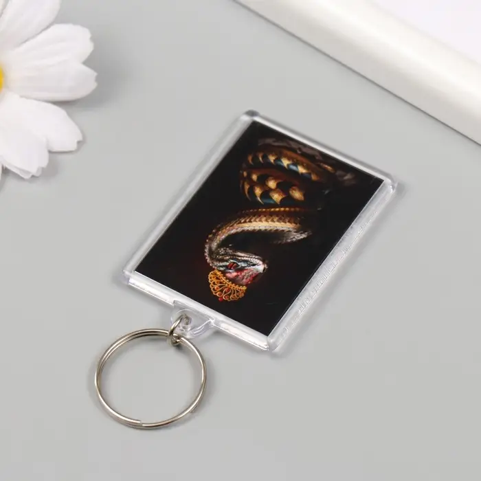 Брелок для ключей на кольце «Змея с короной», акрил, 3.5×5 см
