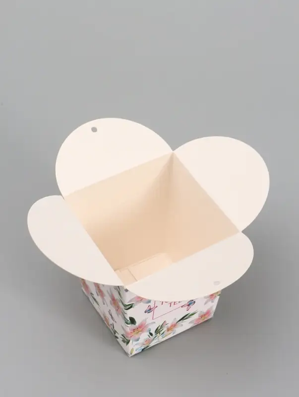 Бонбоньерка &laquo;Лилии&raquo;, 7.5&times;8&times;7.5 см