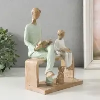 Фигурка полистоун &laquo;Отец и сын. Чтение&raquo;, бело-зелёный, 15.5&times;12&times;21 см