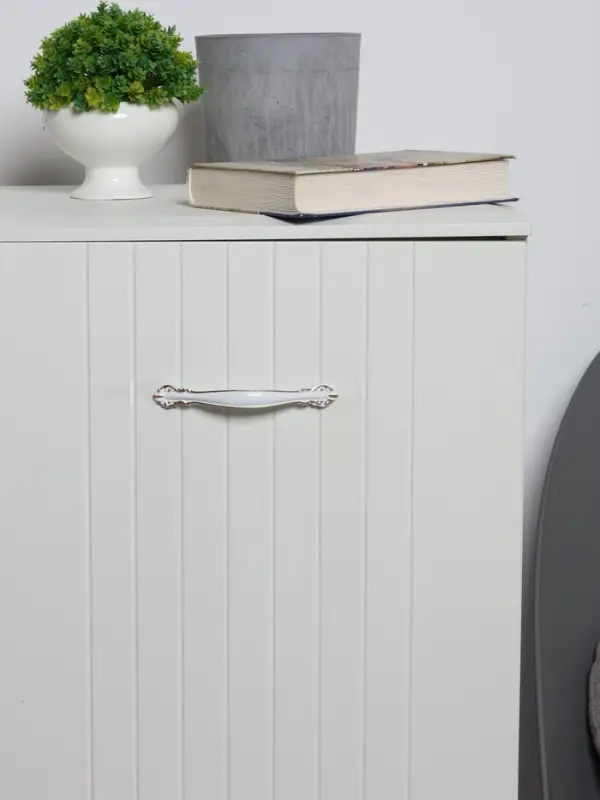 Ручка-скоба мебельная ТУНДРА LIGHT, м/о 96 мм, белая, с золотой вставкой