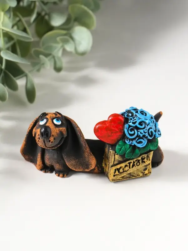 Фигурка полистоун &laquo;Такса: доставка счастья&raquo;, 3&times;4.5&times;8.6 см