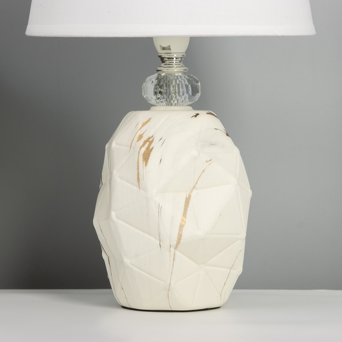 Лампа настольная Лампа настольная "Дух" 1х40Вт Е14 белый 20х20х34см