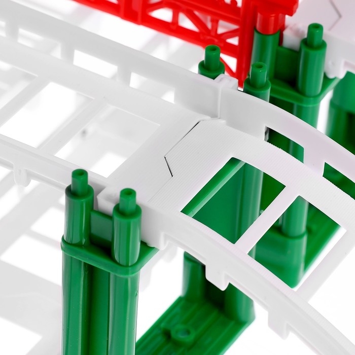 Железная дорога «Новогоднее приключение», с фигурками, 125 деталей Железная дорога «Новогоднее приключение», с фигурками, 125 деталей