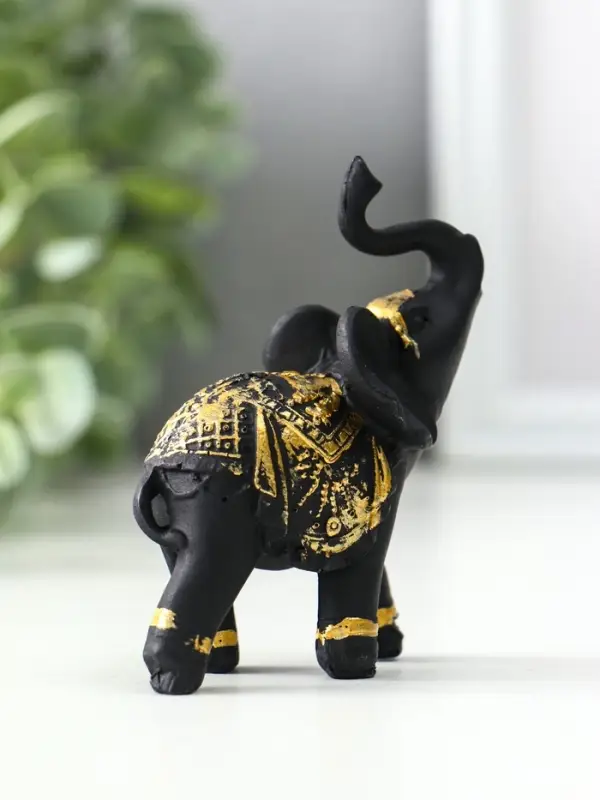 Фигурка полистоун &laquo;Чёрный слон в золотой богатой попоне&raquo;, 6.5&times;3.5&times;7.7 см