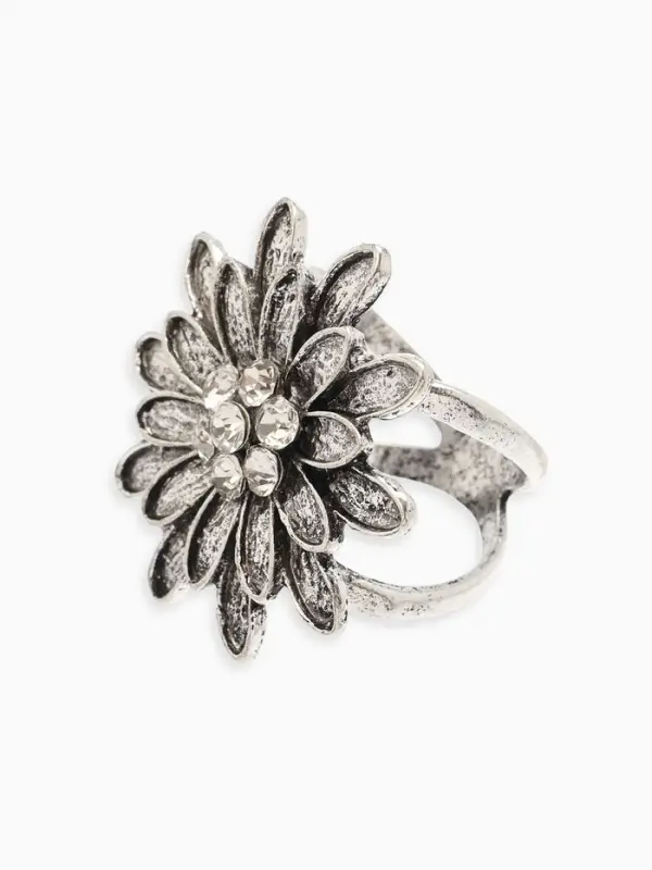 Кольцо для платка Кольцо для платка "Цветок Хризантема", цвет белый в чернёном серебре