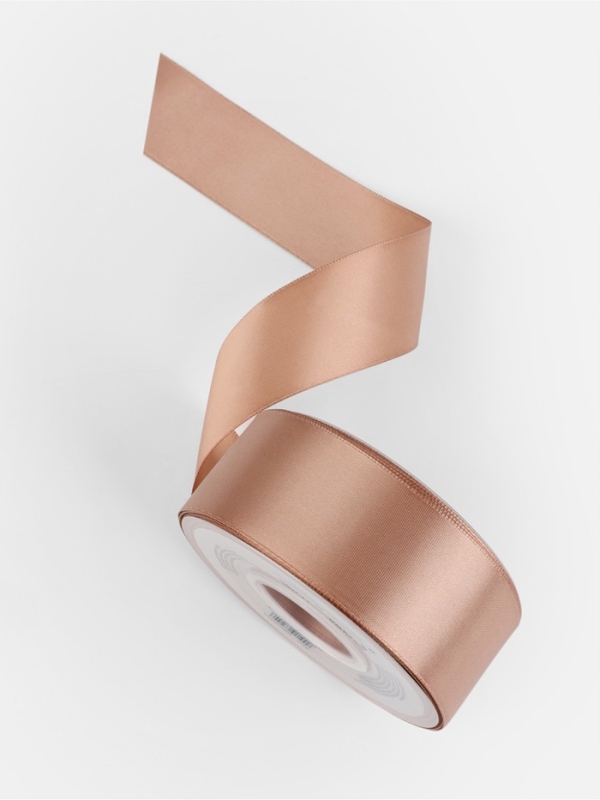 Лента атласная двухсторонняя №812 38мм*25±1м телесный TR Лента атласная двухсторонняя №812 38мм*25±1м телесный TR