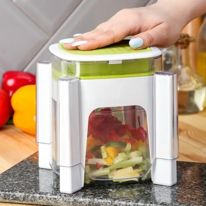 Овощерезка универсальная с контейнером Доляна Fresh Cook, 3 сменные насадки и пушер, 14.5&times;14.5&times;21 см, бело-зелёная