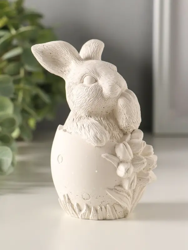 Статуэтка "Заяц пасхальный с букетом" 11х6 см