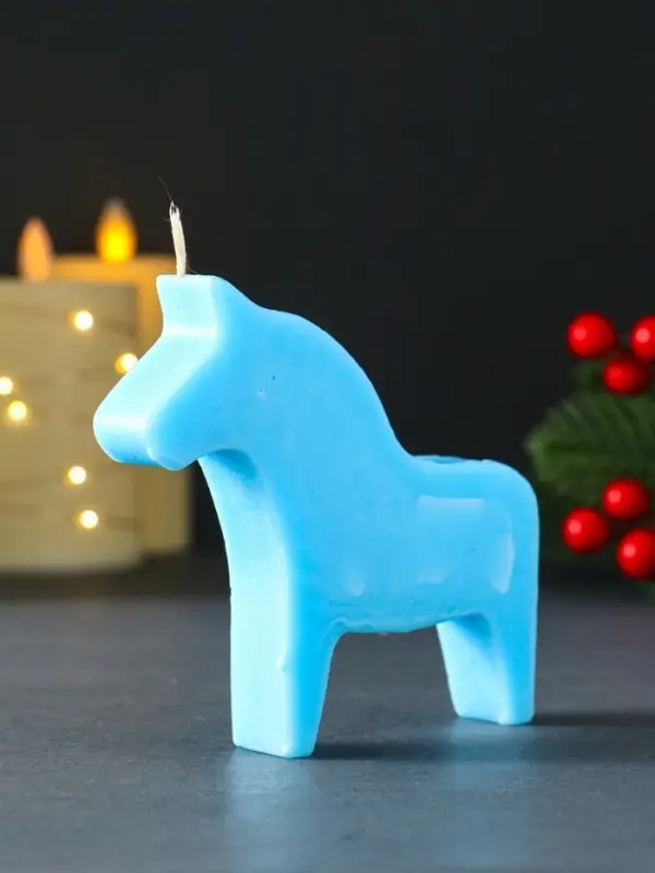 Декоративная свеча новогодняя &laquo;Лошадка&raquo;, 95&times;105 мм, голубой