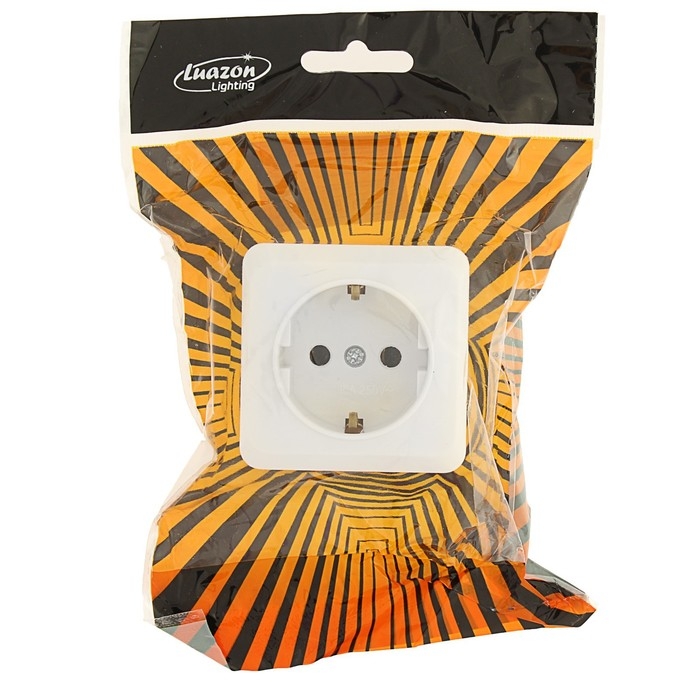Розетка одноместная Luazon Lighting  Розетка одноместная Luazon Lighting "СПБ", 16 А, с з/к, белая