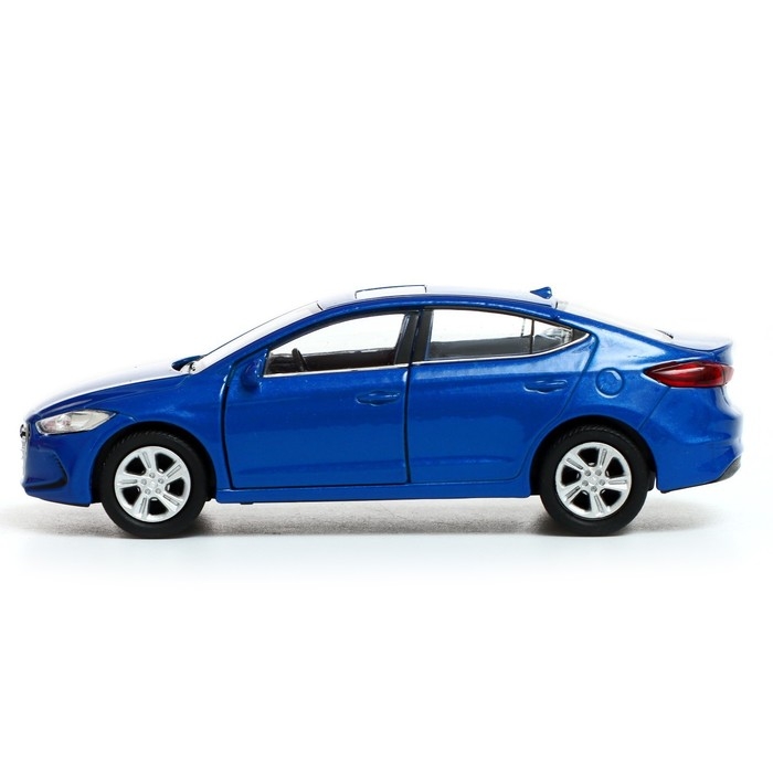 Модель машины Hyundai Elantra, масштаб 1:38 Модель машины Hyundai Elantra, масштаб 1:38