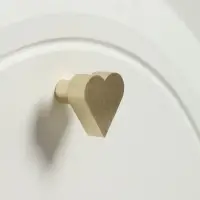Ручка-кнопка мебельная CAPPIO HEART, сатиновое золото