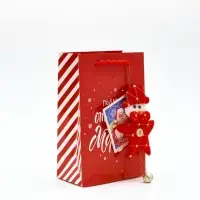 Пакет подарочный &laquo;Новогодний подарок&raquo;, с ёлочной игрушкой и шильдиком, 18&times;23&times;11 см