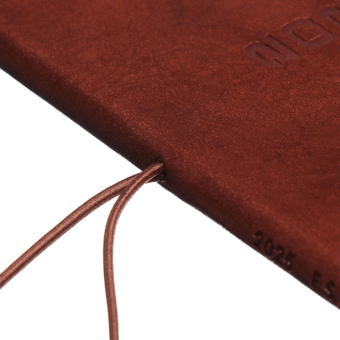 Еженедельник датир 2025г 175х95мм мягк обл иск кож 64л ESCALADA, бл тис, бл 70 г/м²,кор-ый Еженедельник датир 2025г 175х95мм мягк обл иск кож 64л ESCALADA, бл тис, бл 70 г/м²,кор-ый