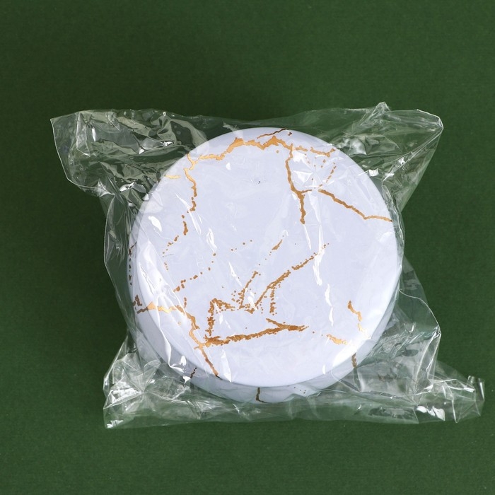 Новогодняя ароматическая свеча в банке «Новый год: Shine bright», аромат бабл гам, 6 х 6 х 4 см. Новогодняя ароматическая свеча в банке «Новый год: Shine bright», аромат бабл гам, 6 х 6 х 4 см.