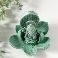 Сувенир полистоун "Лотос и Ганеша" зелёный 12,5х12,5х11 см