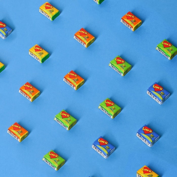 Жевательная резинка Love is, ассорти, 4.2 г, 20 шт Жевательная резинка Love is, ассорти, 4.2 г, 20 шт