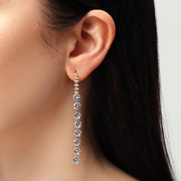 Серьги висячие со стразами «Дорожка» кругов, цвет белый в золоте, 7,5 см