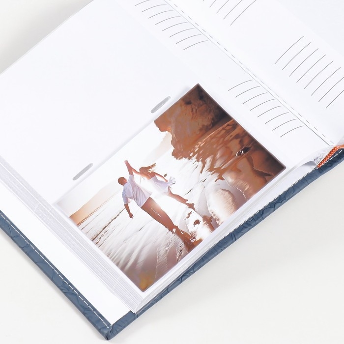 Фотоальбом на 200 фото 10х15 см кожзам Фотоальбом на 200 фото 10х15 см кожзам "Цветочная текстура" бумажные листы синий 5х23х22 см 104996