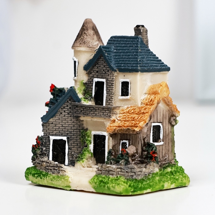 Фигурка  Фигурка "Домик зачарованный" 6х4х7см
