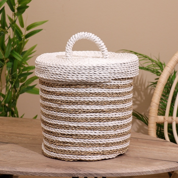 Корзина плетёная с крышкой 27х27х35 см Корзина плетёная с крышкой 27х27х35 см