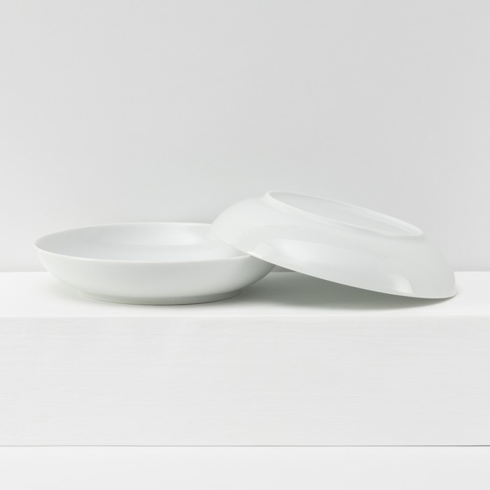 Набор фарфоровой посуды «Универсальный», 12 предметов: тарелка d=20 см, глубокая 600 мл, d=20 см, кружка 350 мл Набор фарфоровой посуды «Универсальный», 12 предметов: тарелка d=20 см, глубокая 600 мл, d=20 см, кружка 350 мл