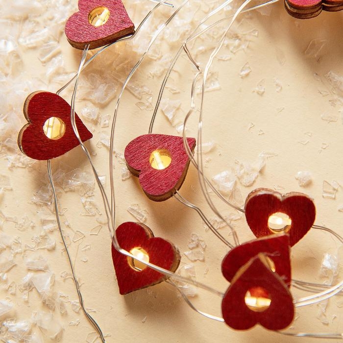 Гирлянда «Нить» 2 м роса с насадками «Сердце», IP20, серебристая нить, 20 LED, батарейки ААх2 (нет в комплекте), свечение тёплое белое Гирлянда «Нить» 2 м роса с насадками «Сердце», IP20, серебристая нить, 20 LED, батарейки ААх2 (нет в комплекте), свечение тёплое белое