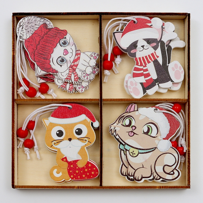 Набор подвесок в деревянной подарочной упаковке 12 шт.13x13x2 см Набор подвесок в деревянной подарочной упаковке 12 шт.13x13x2 см